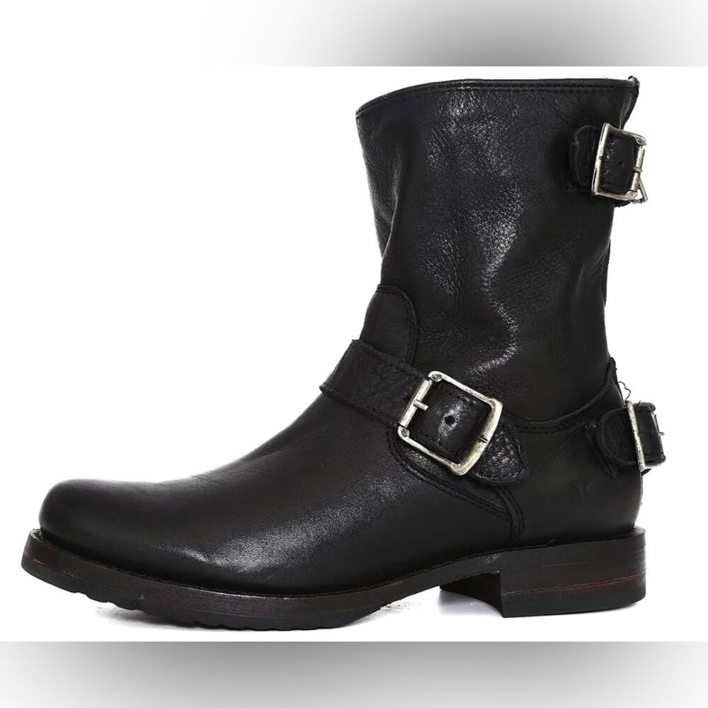 Frye‎ Women’s Veronica Leather Short Boot in Black.